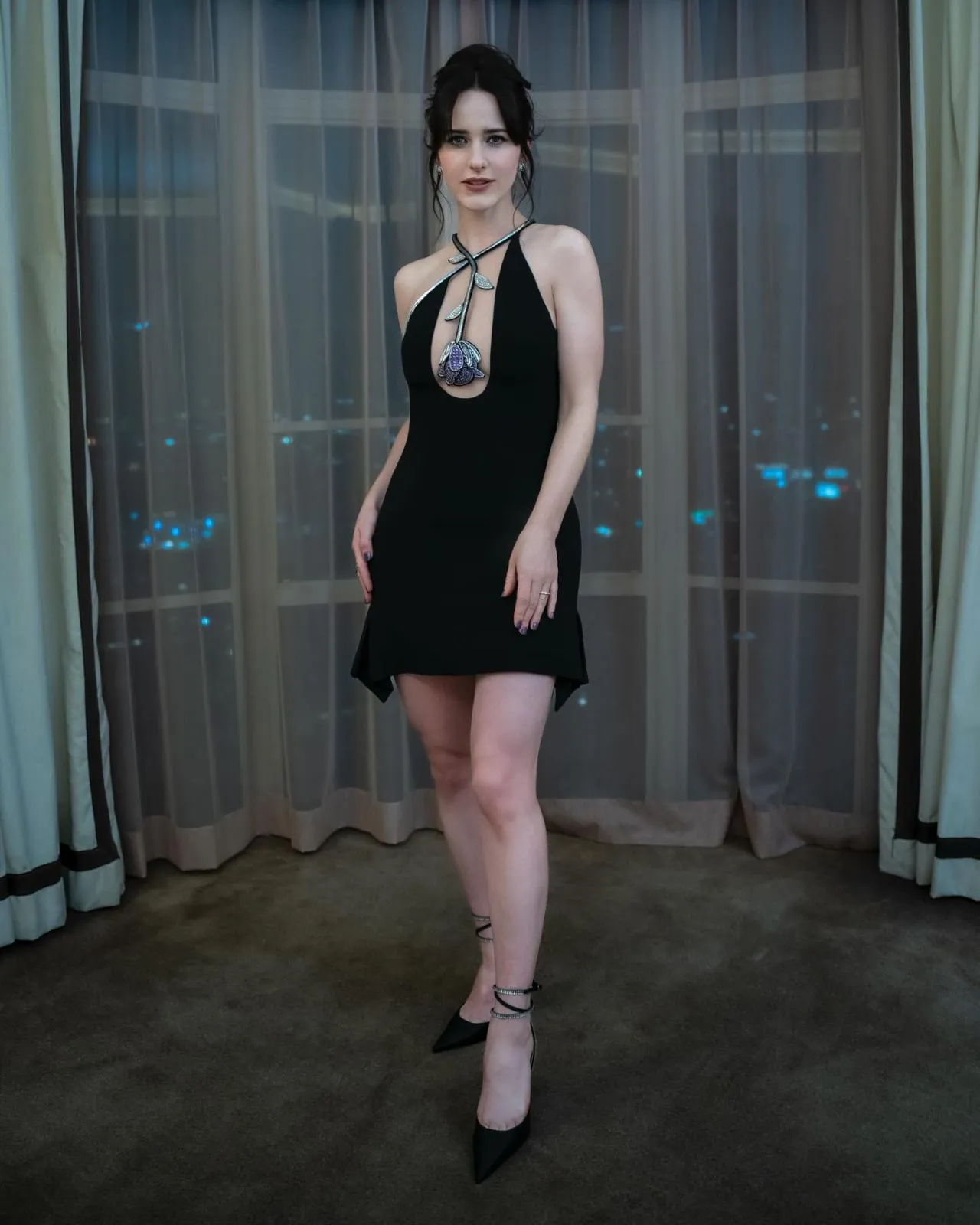 Rachel Brosnahan at Vanity Fair and Amazon Golden Globe After party Photo Shoot2